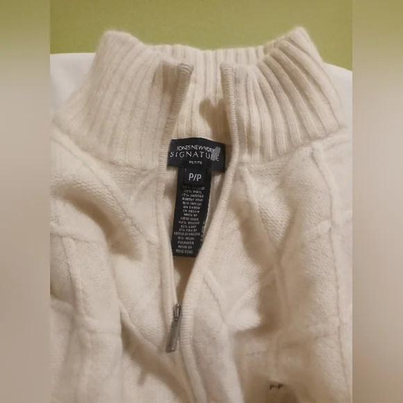 Jones New York Signature Argyle Knitted Cream Turtle Neck Cardigan, Size: Petite - Picture 4 of 8